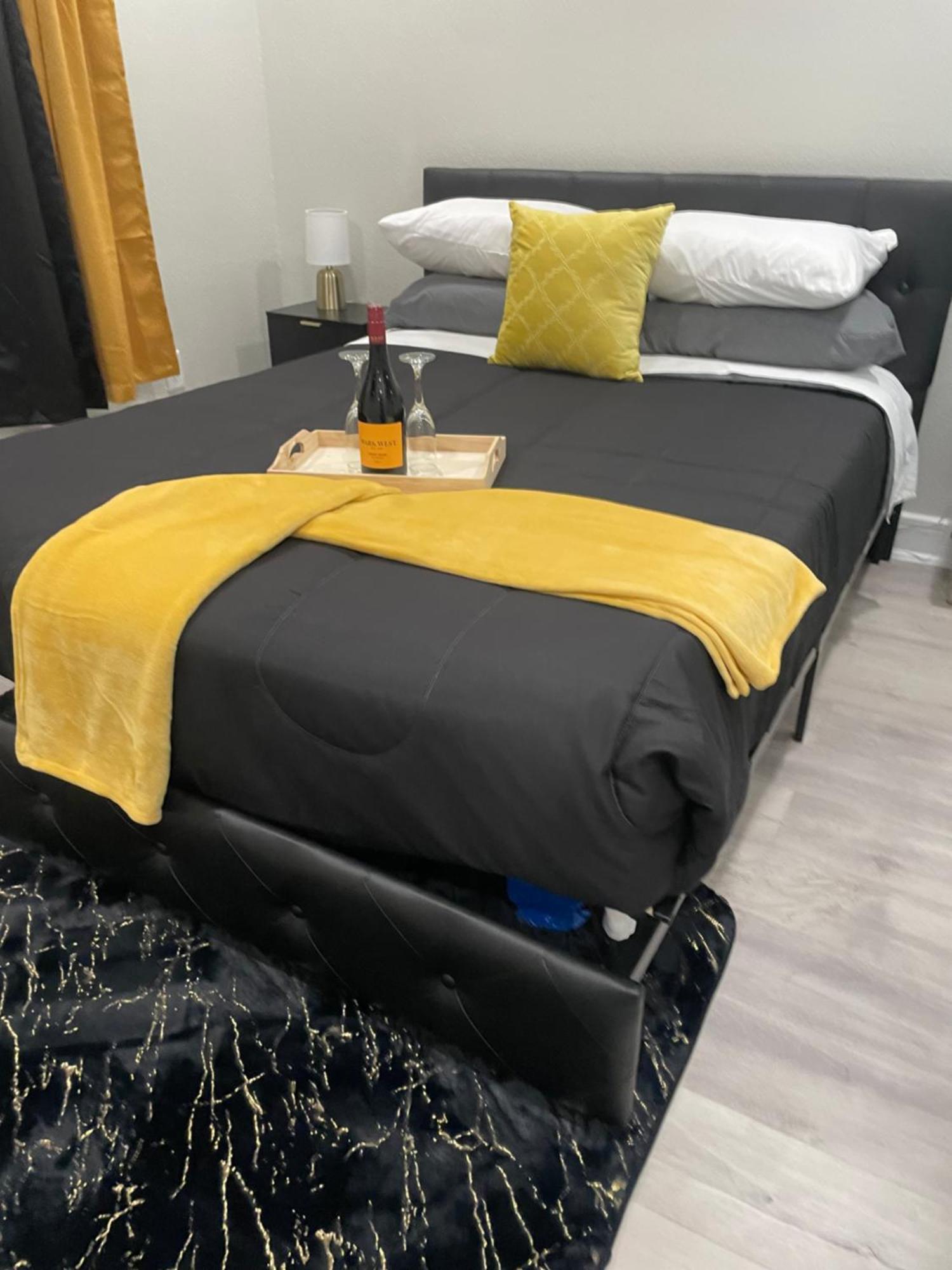6 Min To Deep Ellum Apartment Далас Екстериор снимка